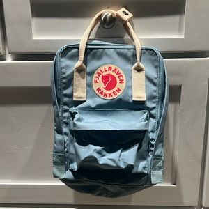 Fjallraven mini sling bag